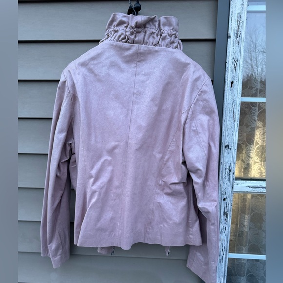 NWOT. Danier Pale Pink Leather Jacket with Ruffle Collar. - Picture 12 of 13